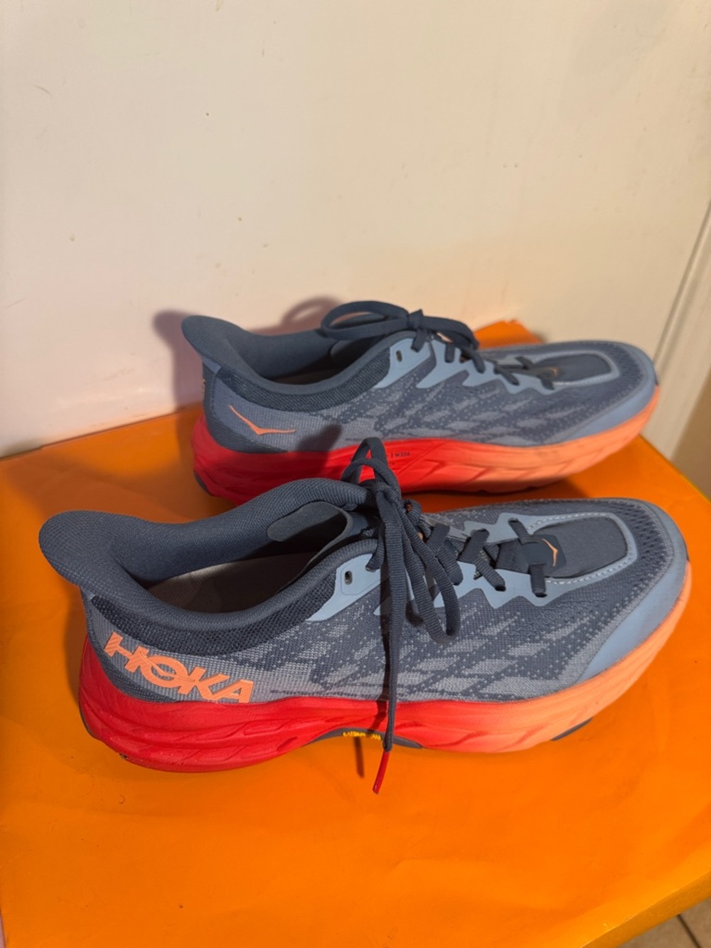 Hoka SpeedGoat 5 Running Shoe - Picture 3 of 8